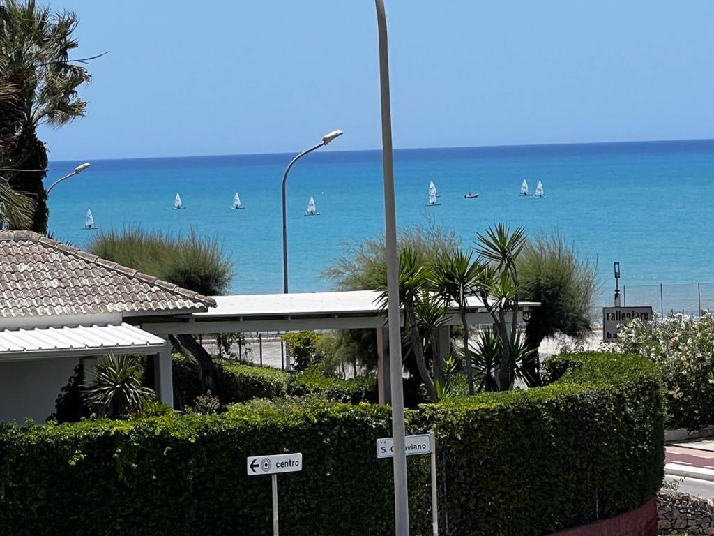 Residence Romeo Marina di Ragusa Exteriör bild